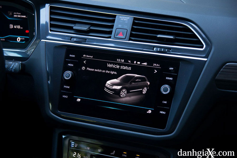 Giải trí cho Volkswagen Tiguan 2023 tiếp tục là màn hình đa chức năng MIB3 kích thước 8 inch
