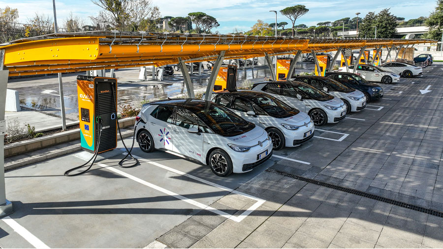 Tập đoàn Volkswagen đã thực hiện sạc và cung cấp năng lượng cho hoạt động kinh doanh cốt lõi của mình với chiến lược ô tô mới