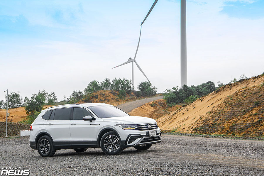 Volkswagen Tiguan Allspace 2023 là mẫu xe Đức 5+2 duy nhất trong phân khúc.