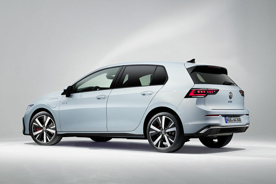 Volkswagen Golf GTE và Golf eHybrid Mới Có Giá Từ 44.240 Euro