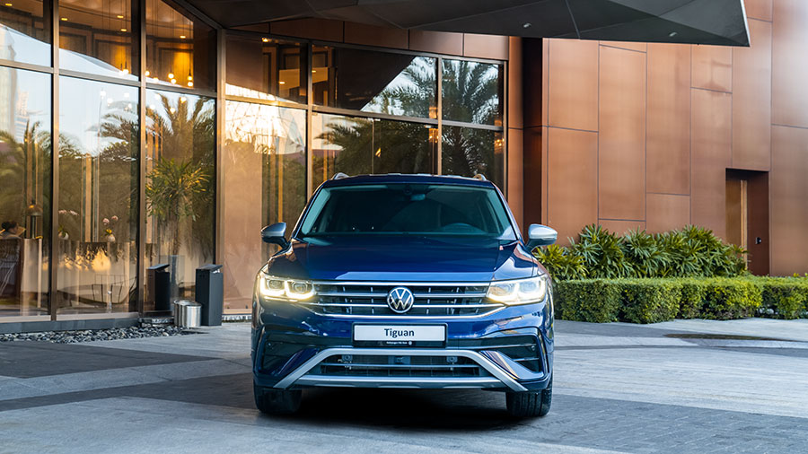 Đầu xe Tiguan Platinum Edition thay mới đèn pha và đèn LED ban ngày với tạo hình giống Volkswagen Golf thế hệ mới nhất