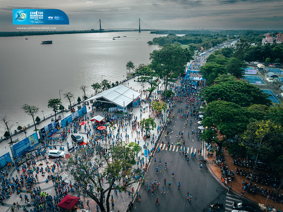 Đồng hành cùng Giải Marathon Quốc tế Di sản Cần Thơ 2023, Volkswagen Việt Nam mang tới “nam thần dẫn đoàn” Touareg để cùng các runners đánh dấu từng bước chân chạy trên cung đường mang đầy vẻ duyên dáng của miền Tây Nam Bộ