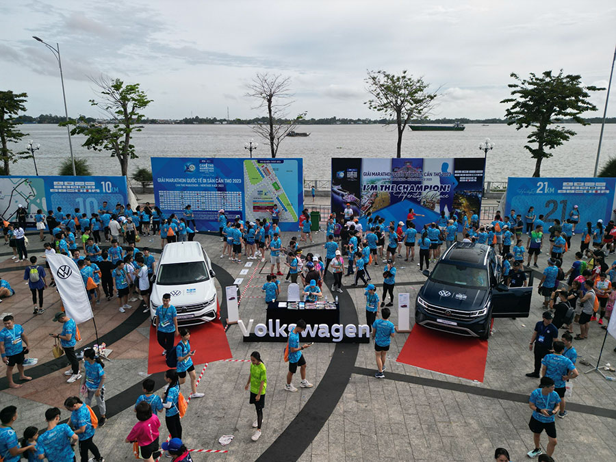 Tại Giải Marathon Quốc tế Di sản Cần Thơ 2023, Volkswagen Việt Nam còn đem tới 2 dòng xe SUV thượng đỉnh là Volkswagen Teramont và Volkswagen Tiguan.