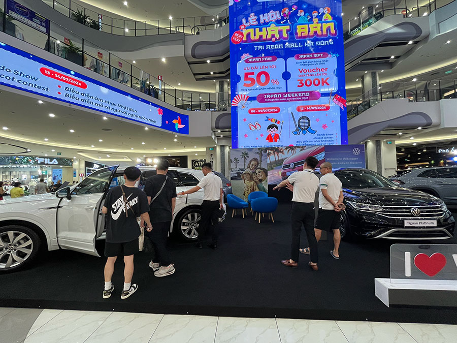 Những hình ảnh trong sự kiện triển lãm xe Volkswagen tại AEON Mall Hà Đông