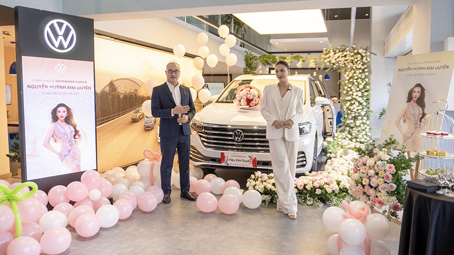 Á Hậu Kim Duyên Chọn VW Viloran: Biểu Tượng Đẳng Cấp Cho Hành Trình Mới
