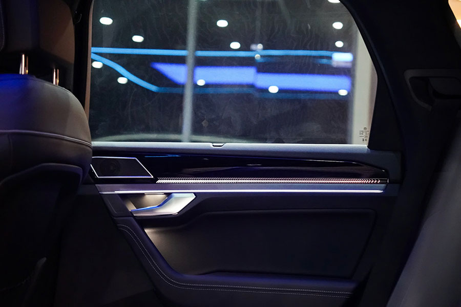 Công Nghệ & Trang Bị Đỉnh Cao – Xứng Tầm SUV Đầu Bảng