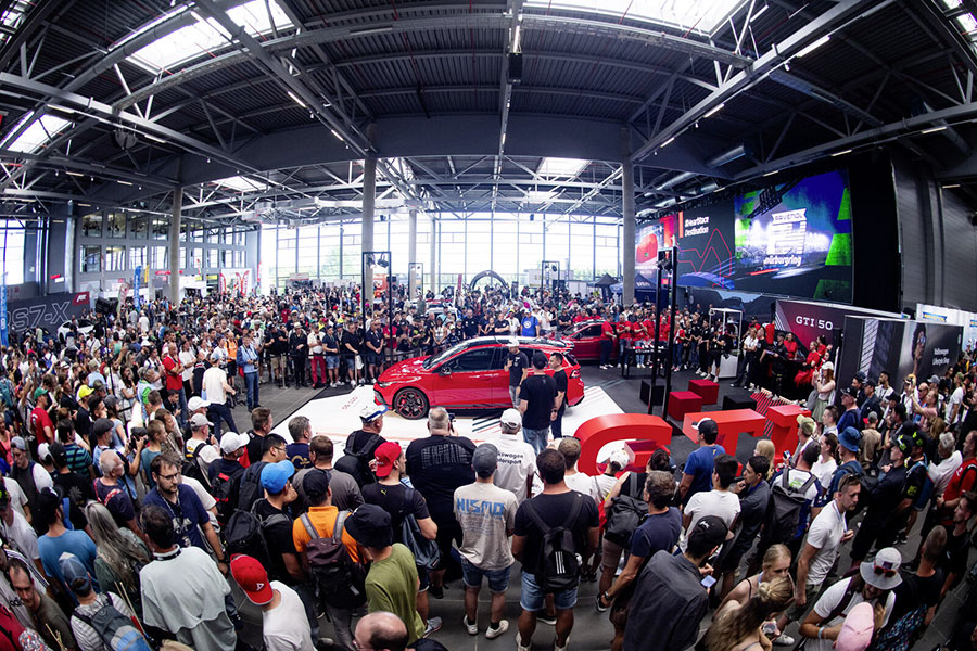 Golf GTI EDITION 50 ra mắt trước người hâm mộ tại Nürburgring Golf GTI EDITION 50 ra mắt trước người hâm mộ tại Nürburgring
