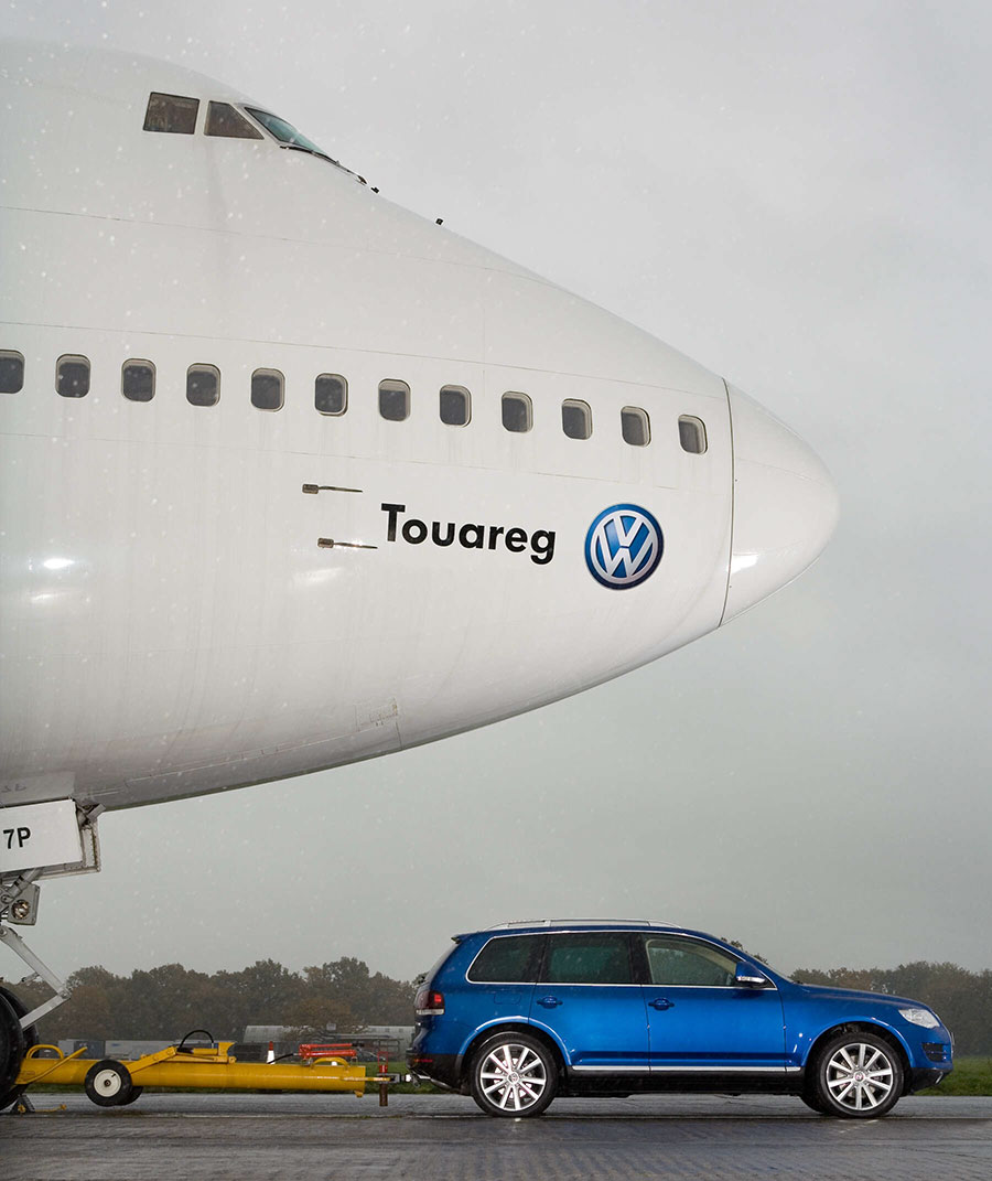 Touareg kéo máy bay Boeing