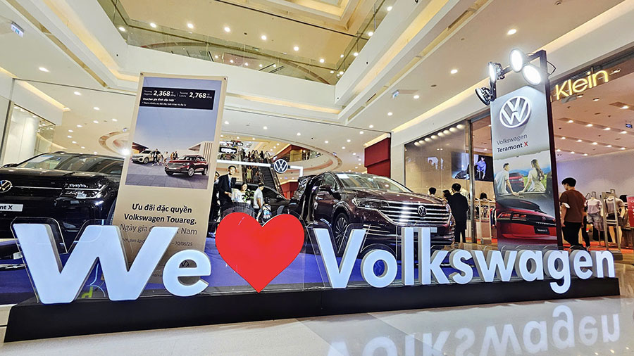 Trải Nghiệm Bộ Ba Xe Gia Đình Volkswagen Tại Crescent Mall, Quận 7