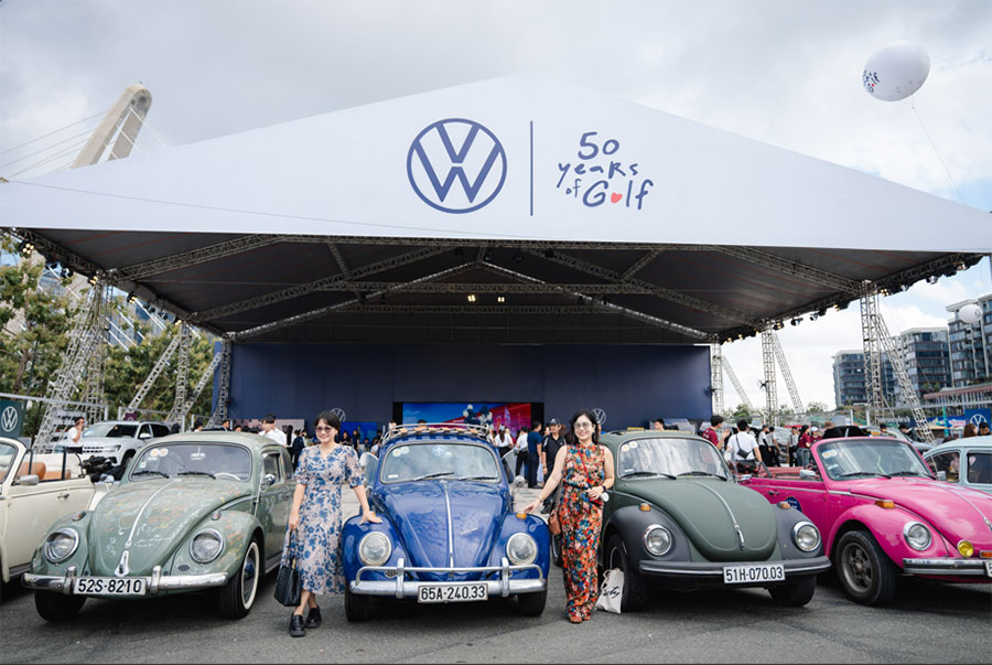 Chiêm ngưỡng 6 phiên bản Golf huyền thoại trong không gian mở bên bờ sông Sài Gòn, từ Golf GTI, Golf R, Golf eTSI đến các mẫu Golf cổ điển Chiêm ngưỡng 6 phiên bản Golf huyền thoại trong không gian mở bên bờ sông Sài Gòn, từ Golf GTI, Golf R, Golf eTSI đến các mẫu Golf cổ điển