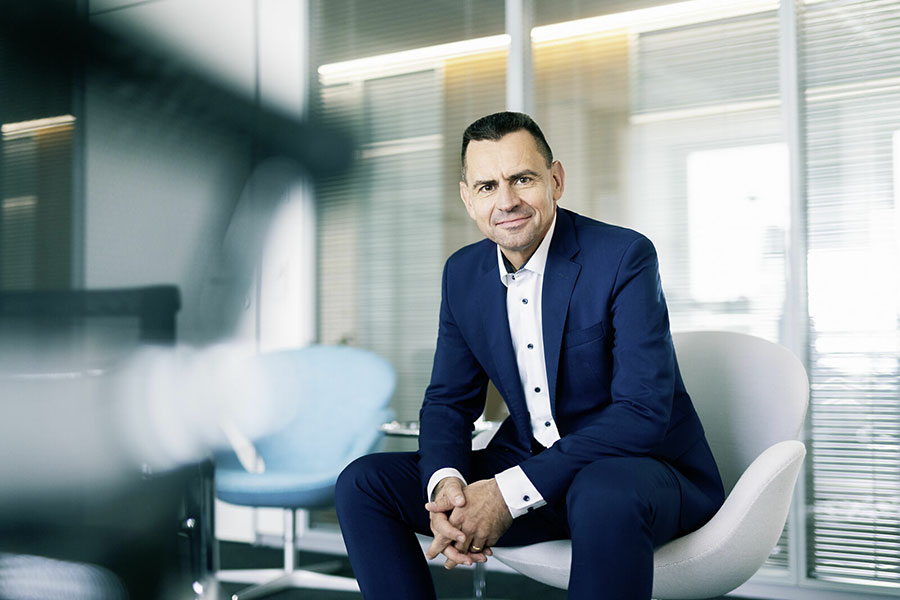 Ông Martin Sander, Thành viên Hội đồng quản trị phụ trách Bán hàng, Marketing và Dịch vụ hậu mãi Ông Martin Sander, Thành viên Hội đồng quản trị phụ trách Bán hàng, Marketing và Dịch vụ hậu mãi