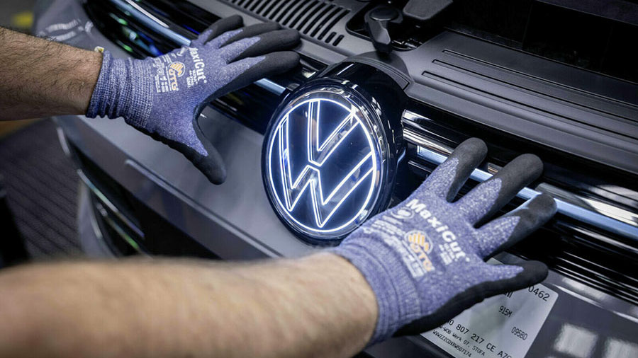 VW Hoàng Gia Nhận Đặt Hàng Trước: Huyền Thoại Volkswagen Golf Nhập Khẩu Đức
